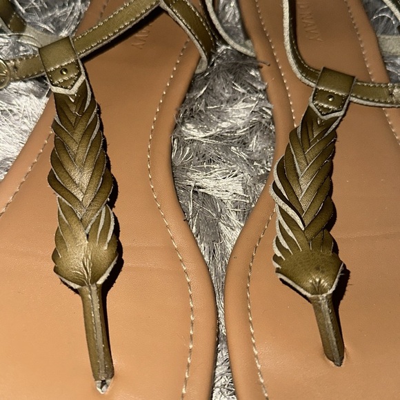 Green tan old navy sandals - Picture 2 of 3